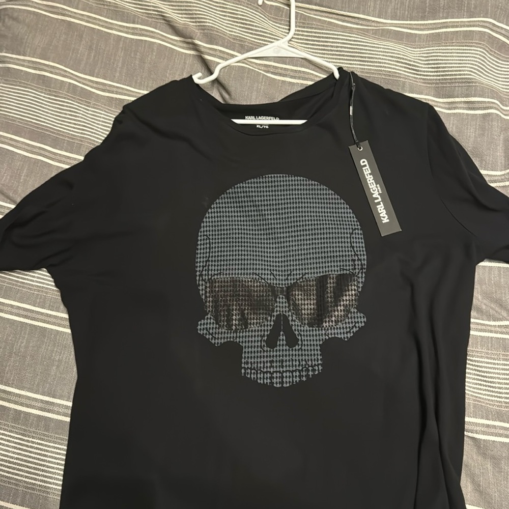 KARL LAGERFELD PARIS
Men's Skull Print T-Shirt NWT